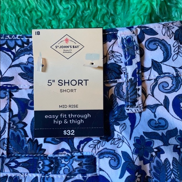 BNWT St Johns bay blue and white print shorts - Picture 2 of 3